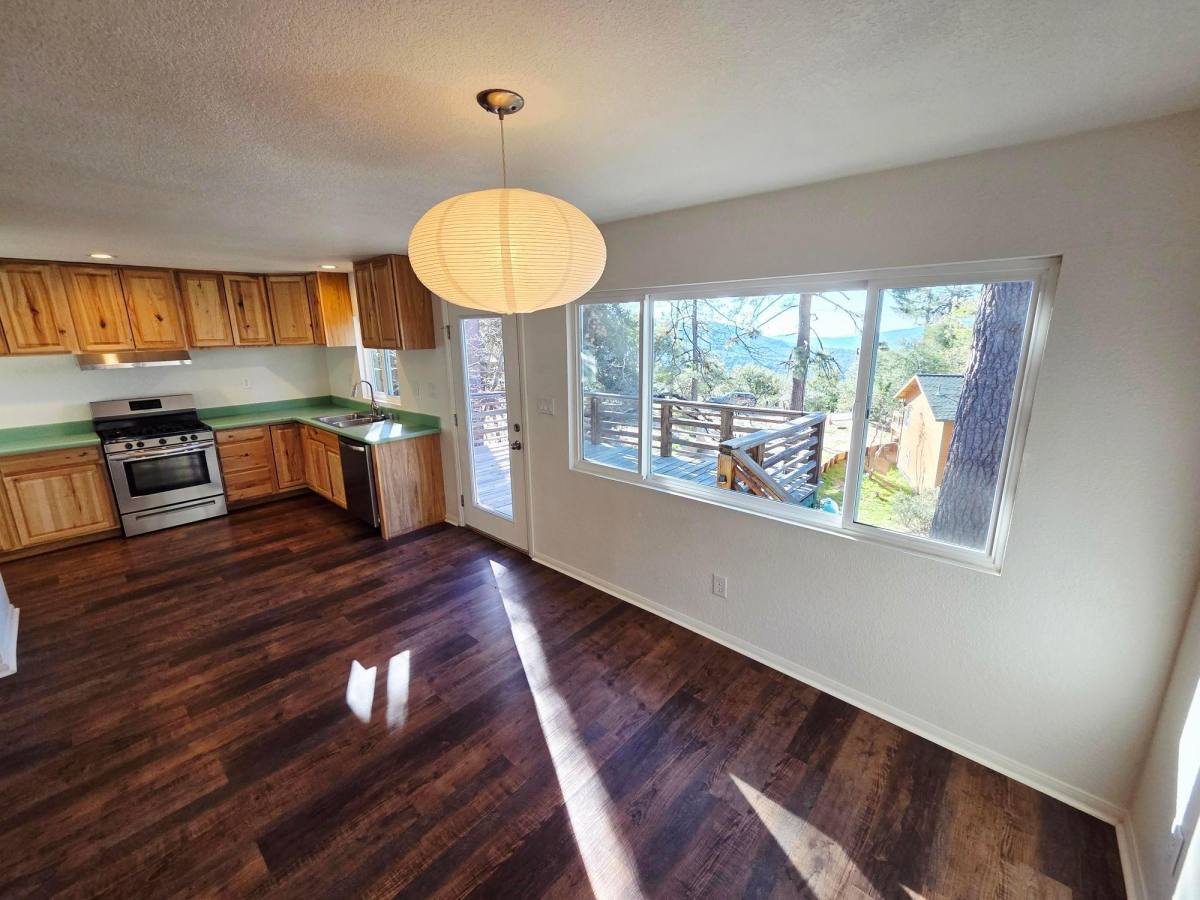House for rent at 53200 Pina Vista Dr, Idyllwild, CA 92549