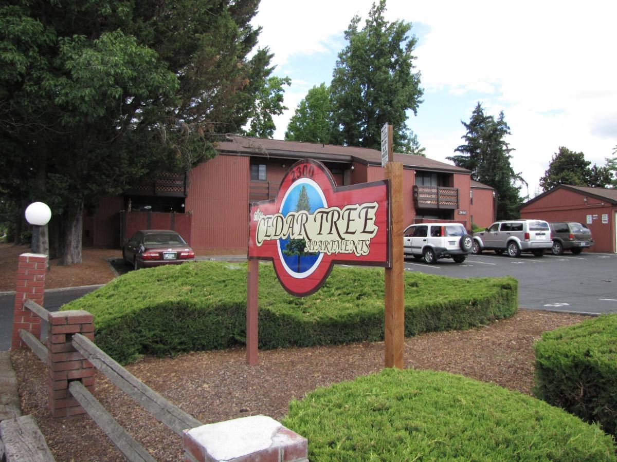 Apartment for rent at Cedar Tree, 2300 E Barnett Rd, Medford, OR 97504