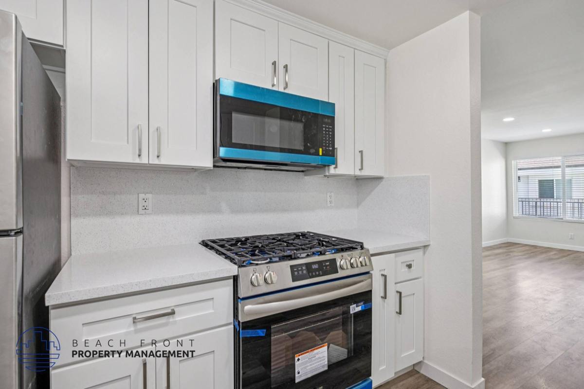 Apartment for rent at 4433 West 120th Street, 4433 W 120th St #203, Hawthorne, CA 90250