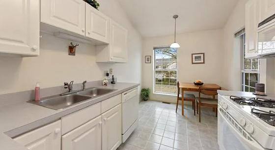 Townhouse for rent at 2737 S Embers Lane, Arlington Heights, IL 60005