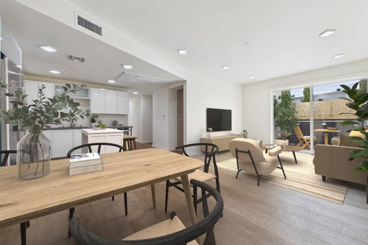 Apartment for rent at 850 Crenshaw Blvd #310, Los Angeles, CA 90005
