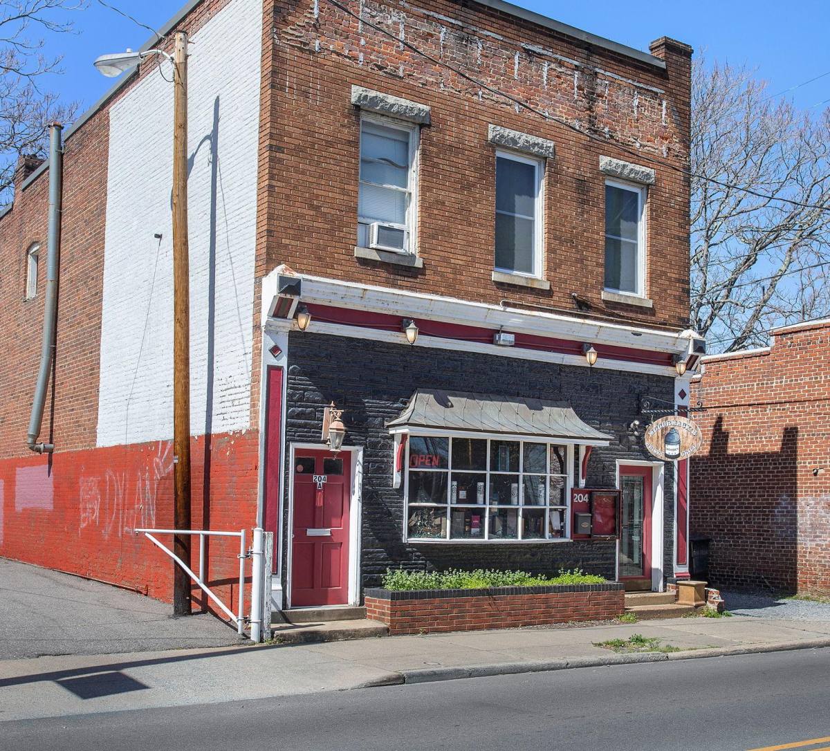 Apartment for rent at 2604 Grove Ave, Richmond, VA 23220