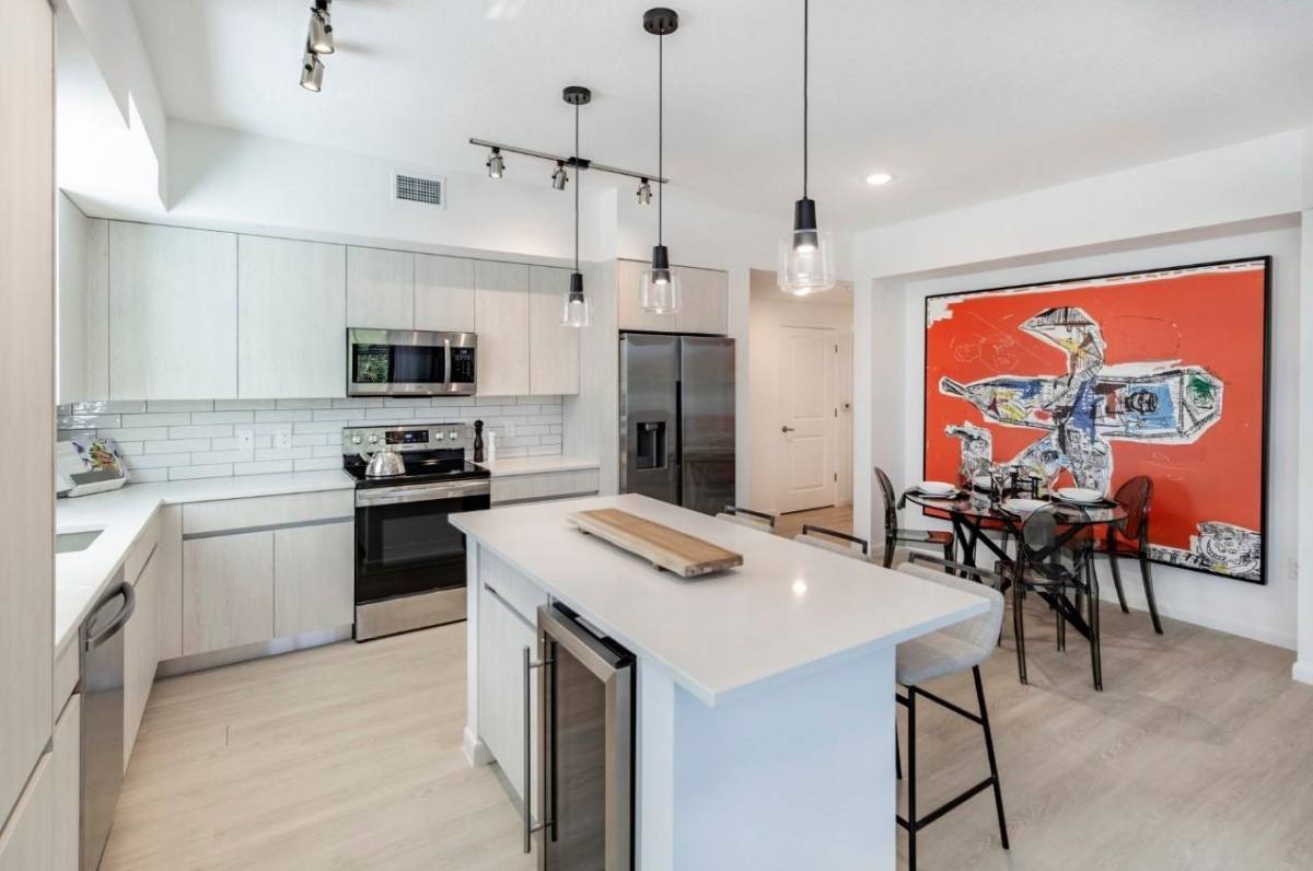 Apartment for rent at 3111 S Dixie Highway 1-205, West Palm Beach, FL 33405