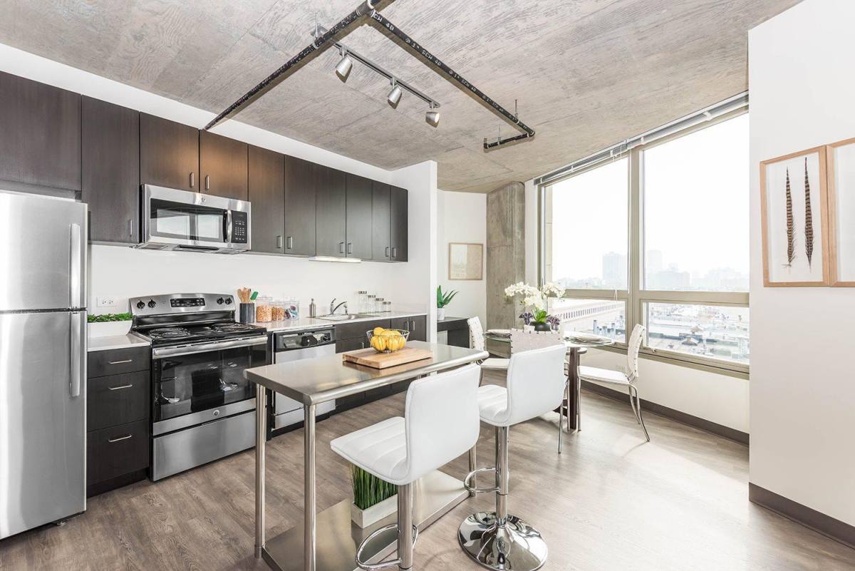 Apartment for rent at 3218 N Clark St #604B, Chicago, IL 60657