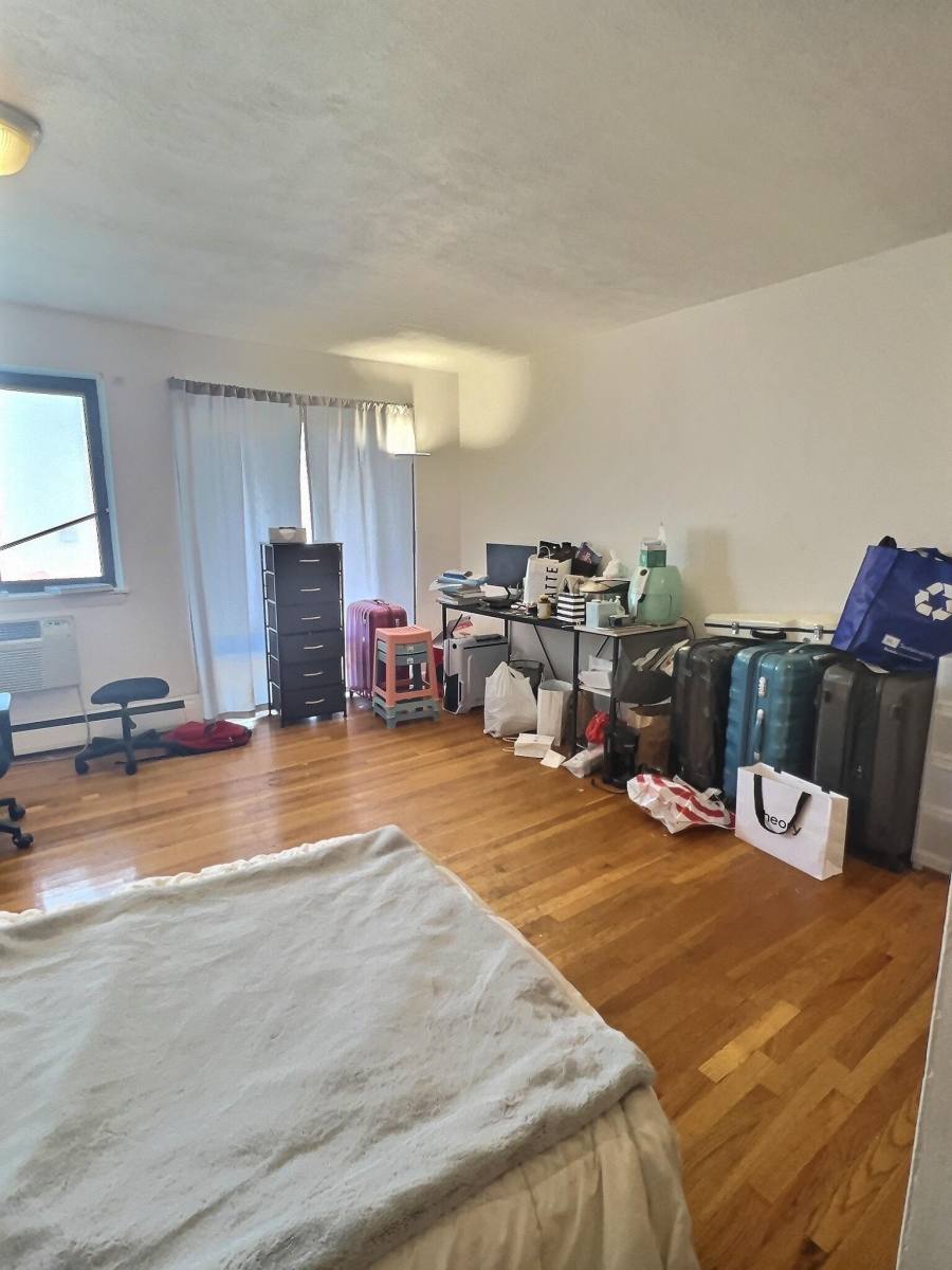 Apartment for rent at 1027 Commonwealth Ave #24, Boston, MA 02215