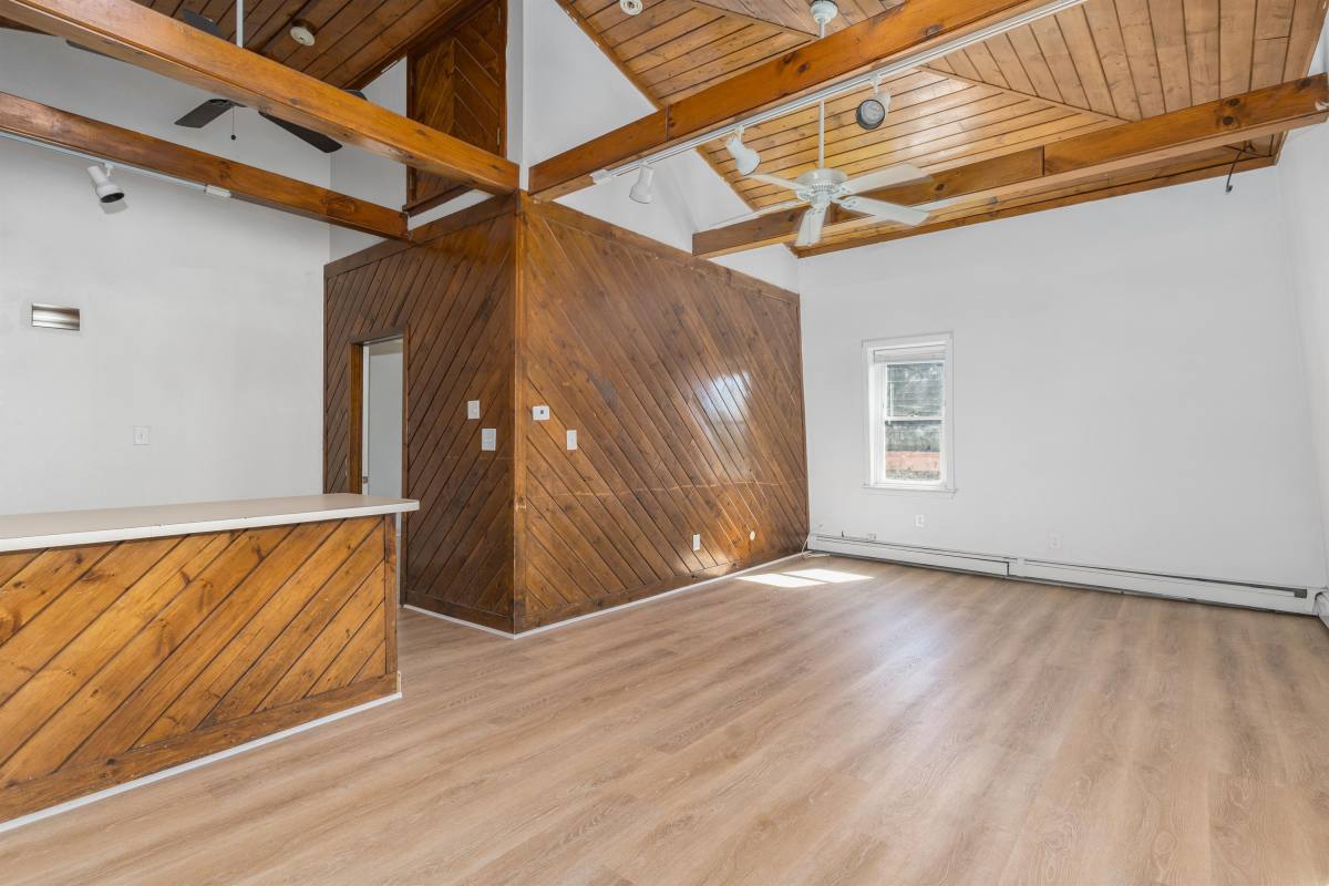 Apartment for rent at 79 Oak St #5, Providence, RI 02909