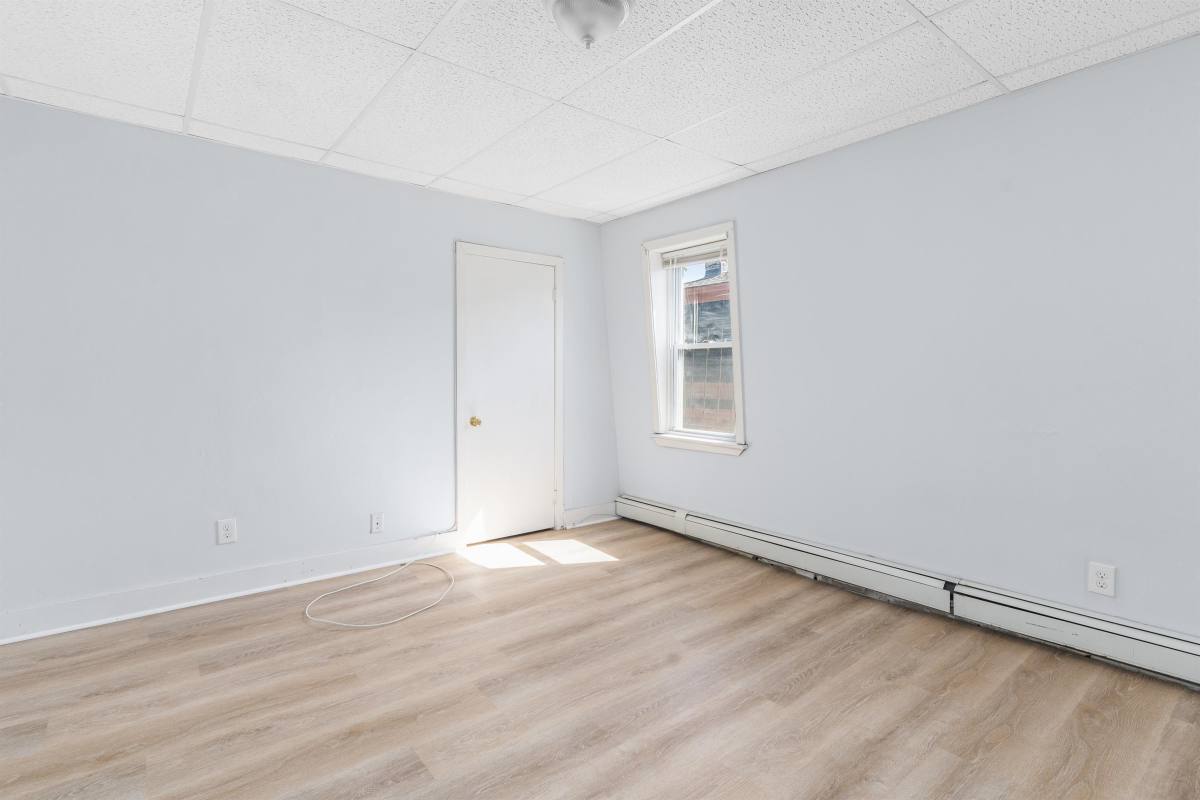 Apartment for rent at 79 Oak St #5, Providence, RI 02909
