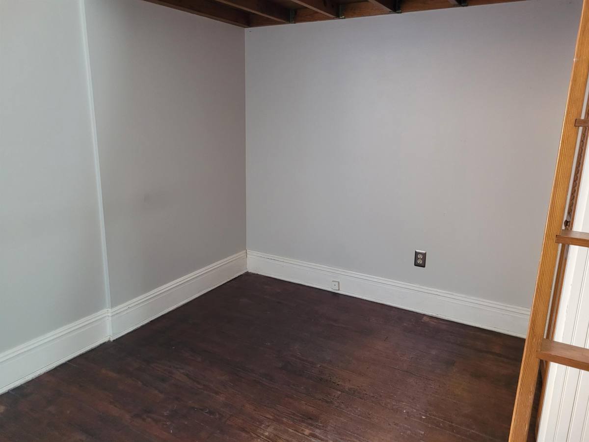 Apartment for rent at 2517 W Grace St, Richmond, VA 23220
