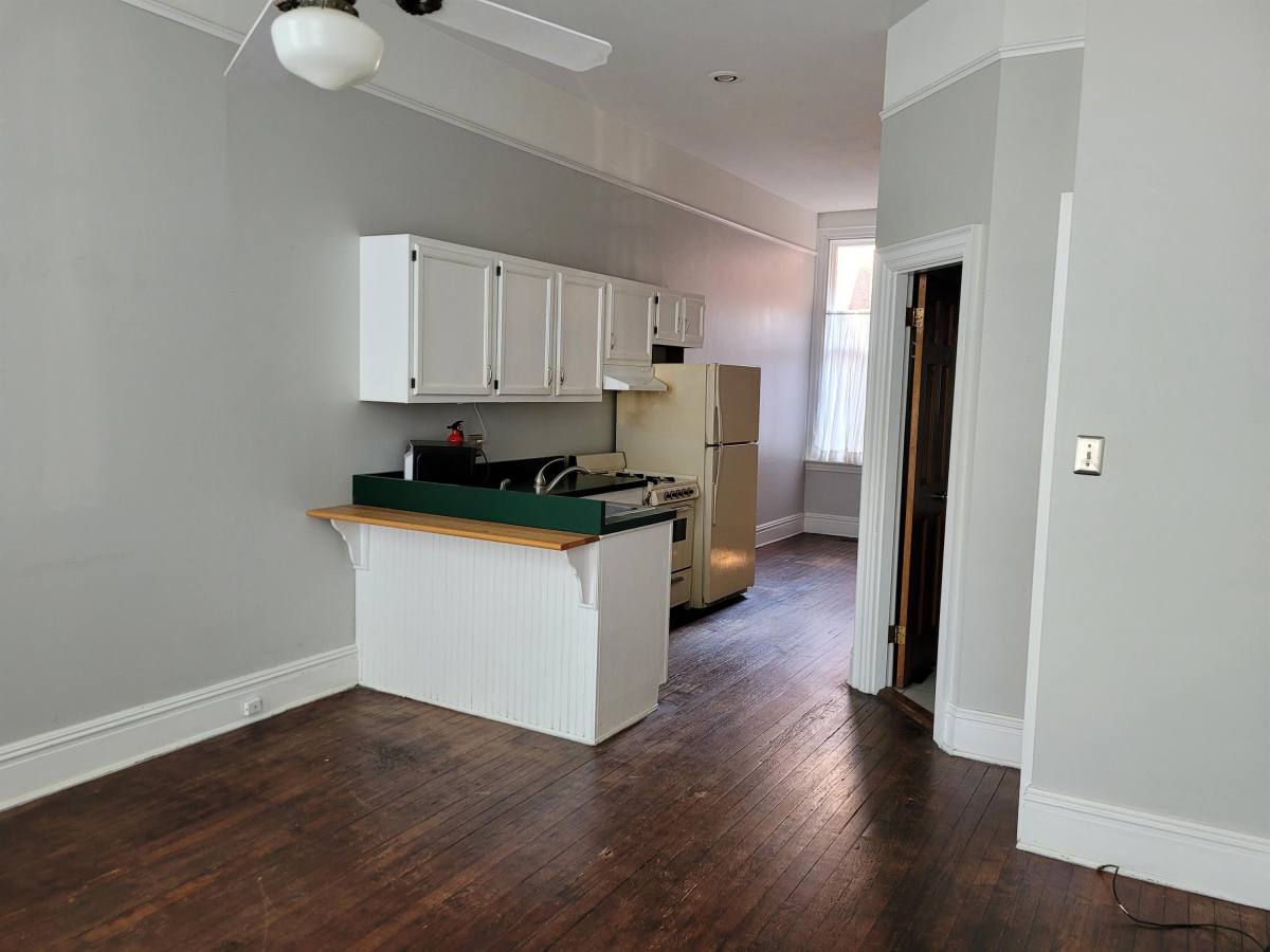 Apartment for rent at 2517 W Grace St, Richmond, VA 23220