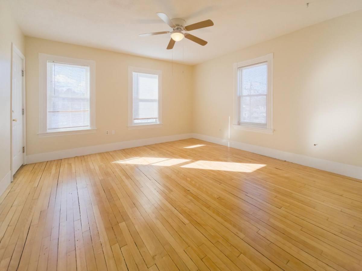 Apartment for rent at 311 Calef Rd, Manchester, NH 03103