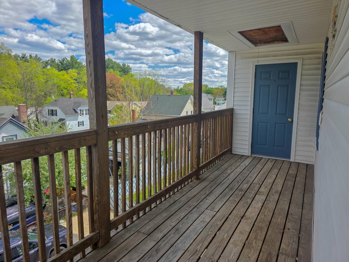 Apartment for rent at 311 Calef Rd, Manchester, NH 03103