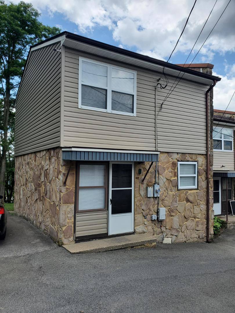 Townhouse for rent at 105 Harlan Court, Beckley, WV 25801