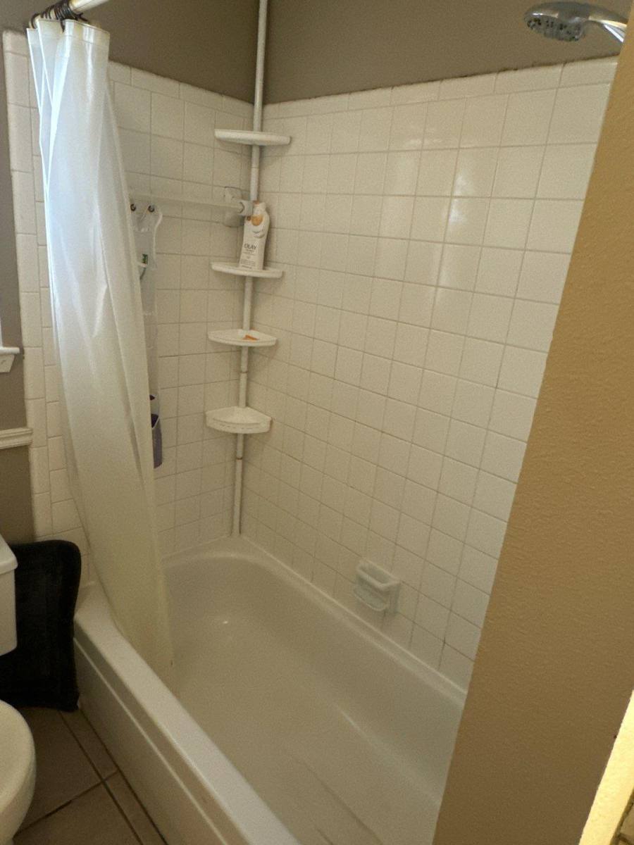 House for rent at Glen Meadows, 5222 Valley View Dr, La Porte, TX 77571