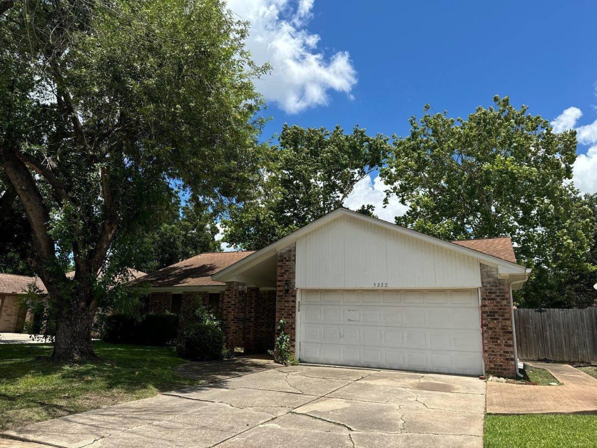 House for rent at Glen Meadows, 5222 Valley View Dr, La Porte, TX 77571