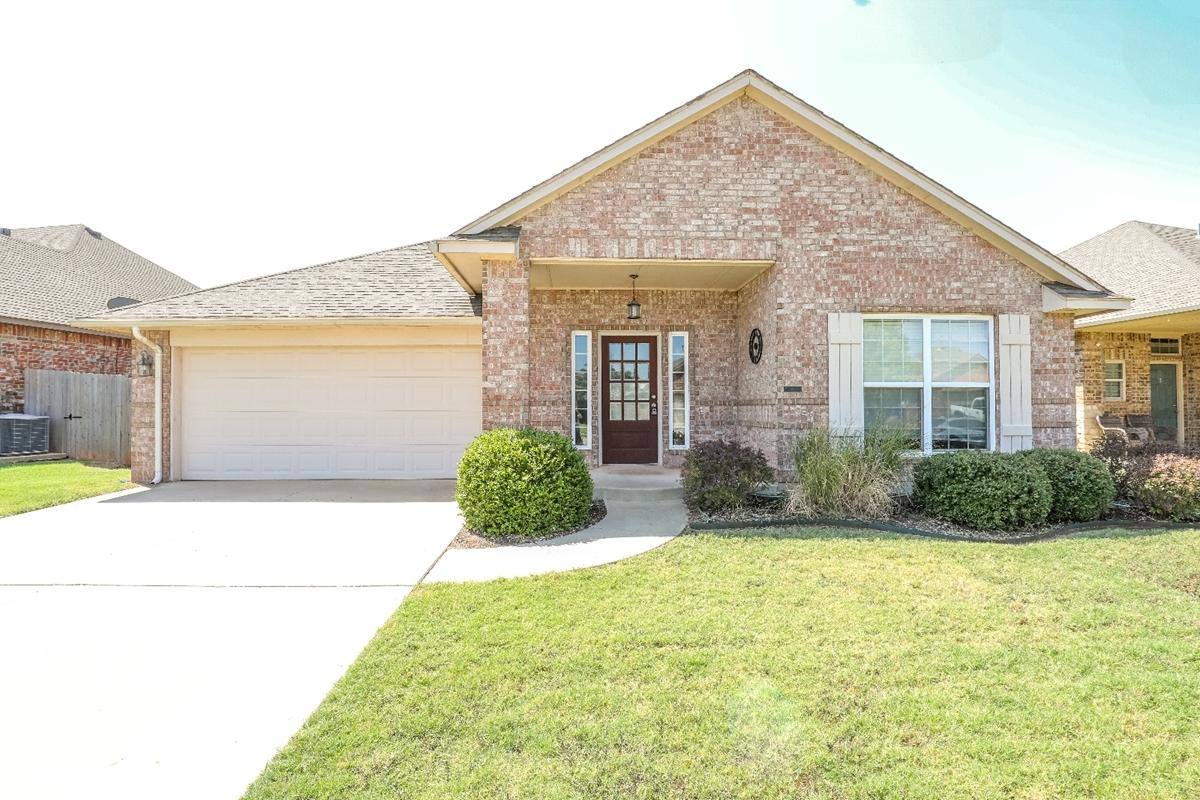 House for rent at 3004 NW 191st St, Edmond, OK 73012