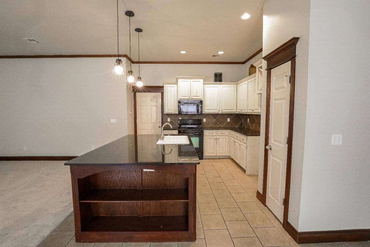 House for rent at 3004 NW 191st St, Edmond, OK 73012