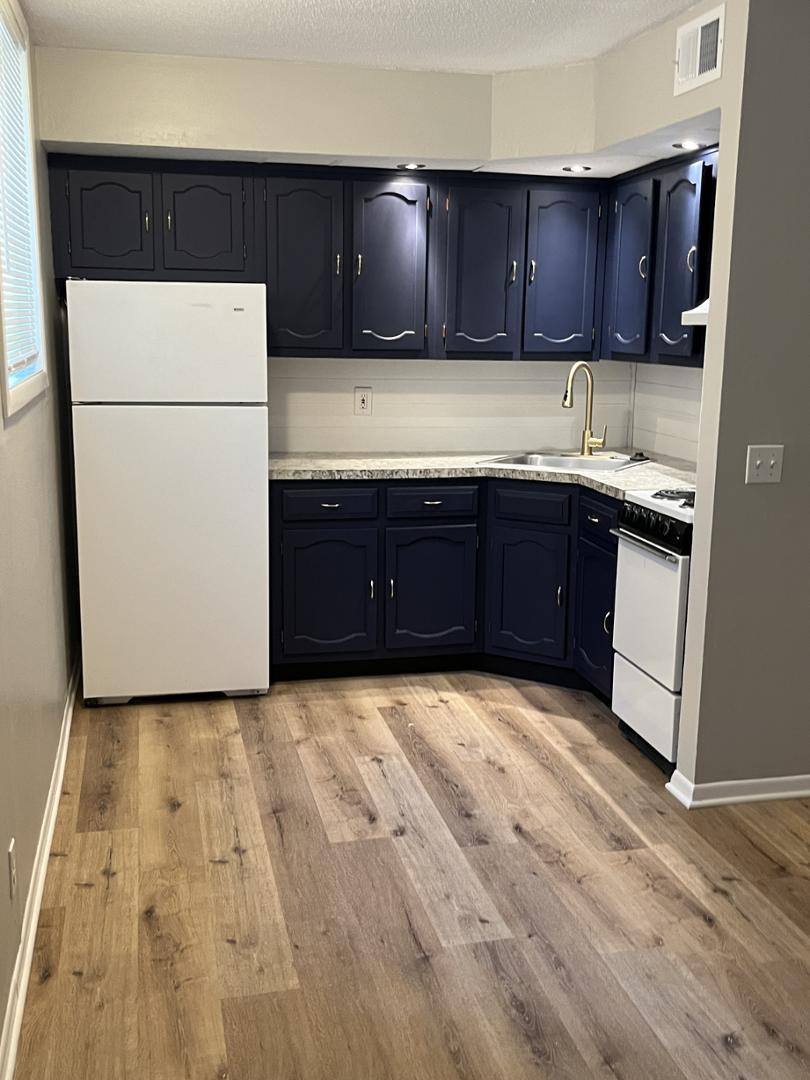 Apartment for rent at Perennial Gardens, 2400-2409 S Detroit Ave #4, Maumee, OH 43537