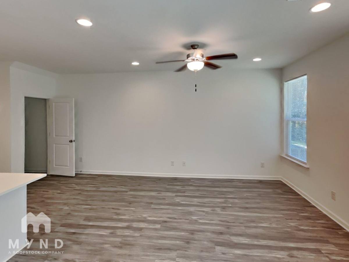 Townhouse for rent at Reid Park, 3022 Reid Ave, Charlotte, NC 28208