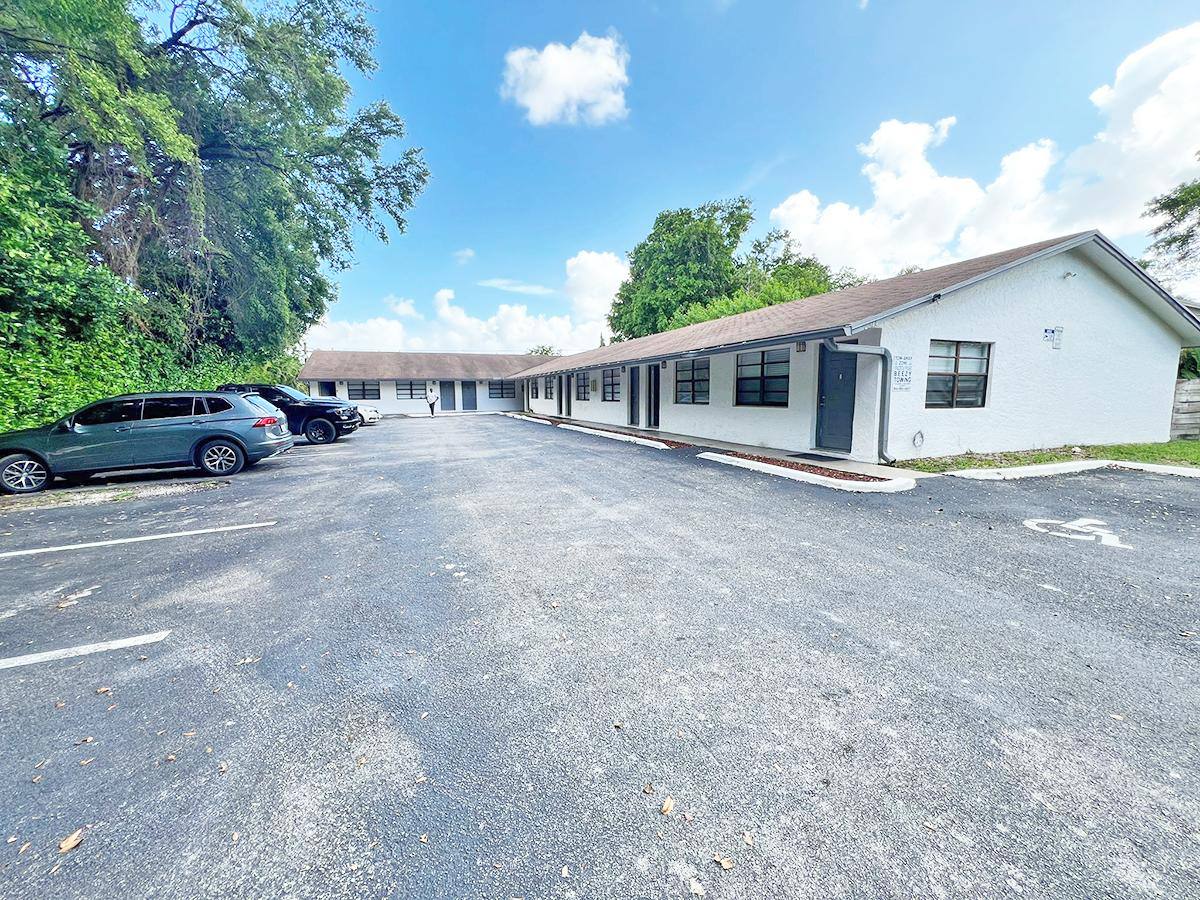 Apartment for rent at 2316 Monroe St #10, Hollywood, FL 33020