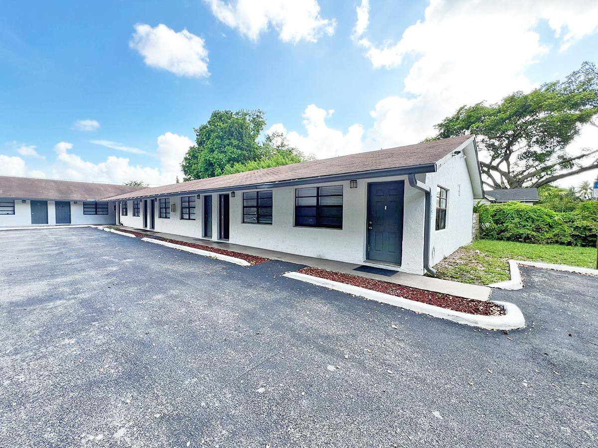 Apartment for rent at 2316 Monroe St #10, Hollywood, FL 33020