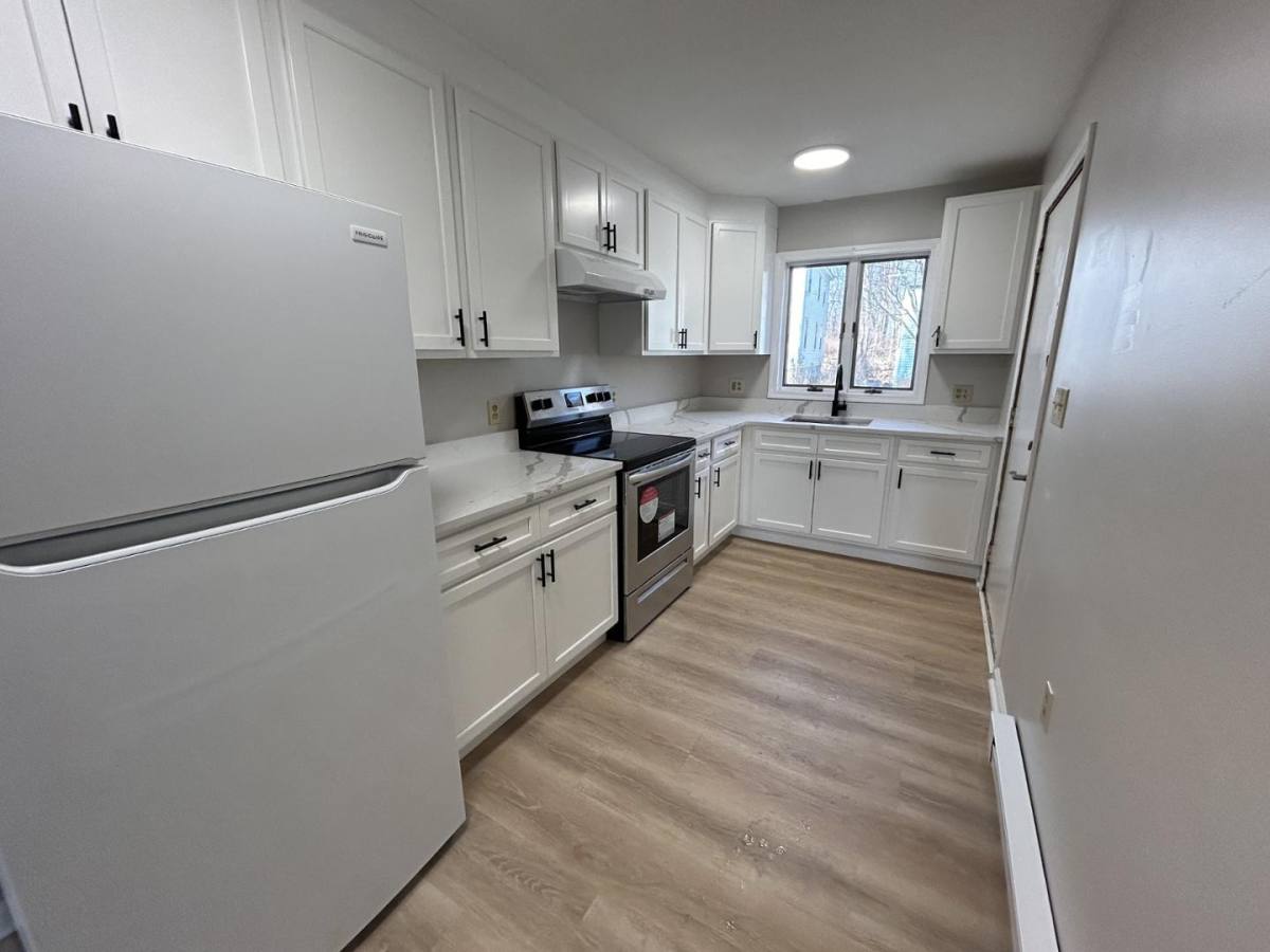 Apartment for rent at 37 Monroe St #3, Pittsfield, MA 01201