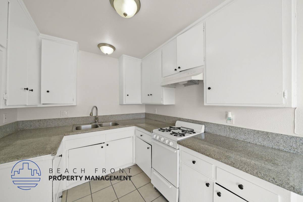Apartment for rent at 3612 West 102nd Street, 3612 W 102nd St #9, Inglewood, CA 90303