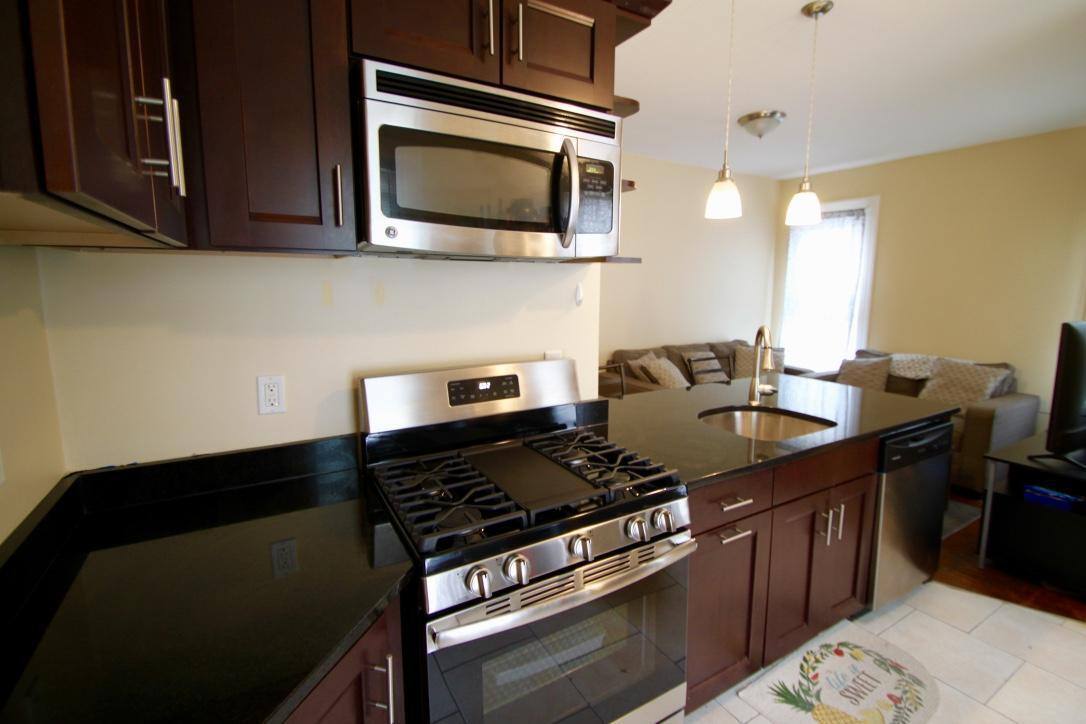Apartment for rent at 296 Washington Ave #4, Providence, RI 02905