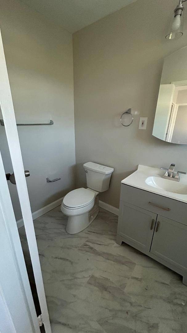 House for rent at 5319 Pooks Hill Rd #UL, Bethesda, MD 20814