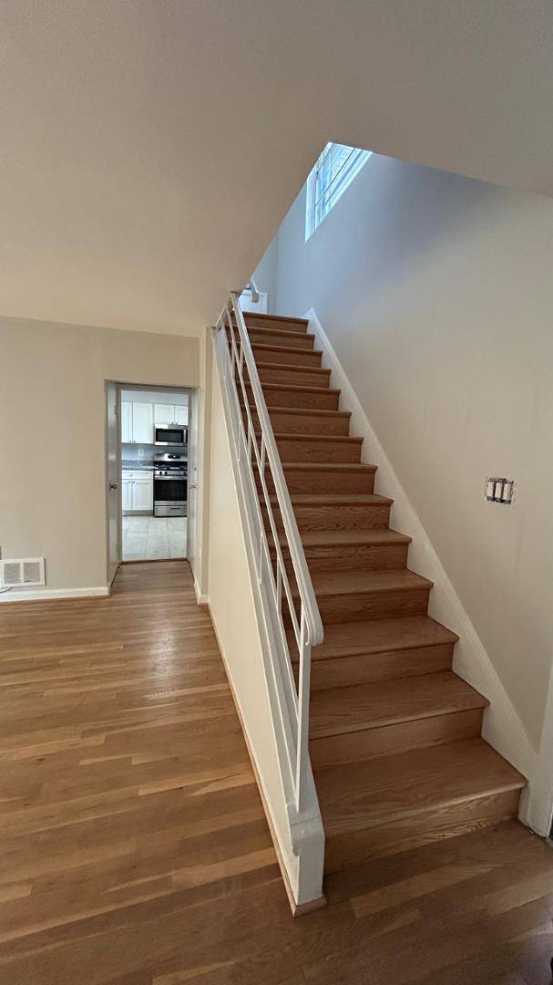 House for rent at 5319 Pooks Hill Rd #UL, Bethesda, MD 20814