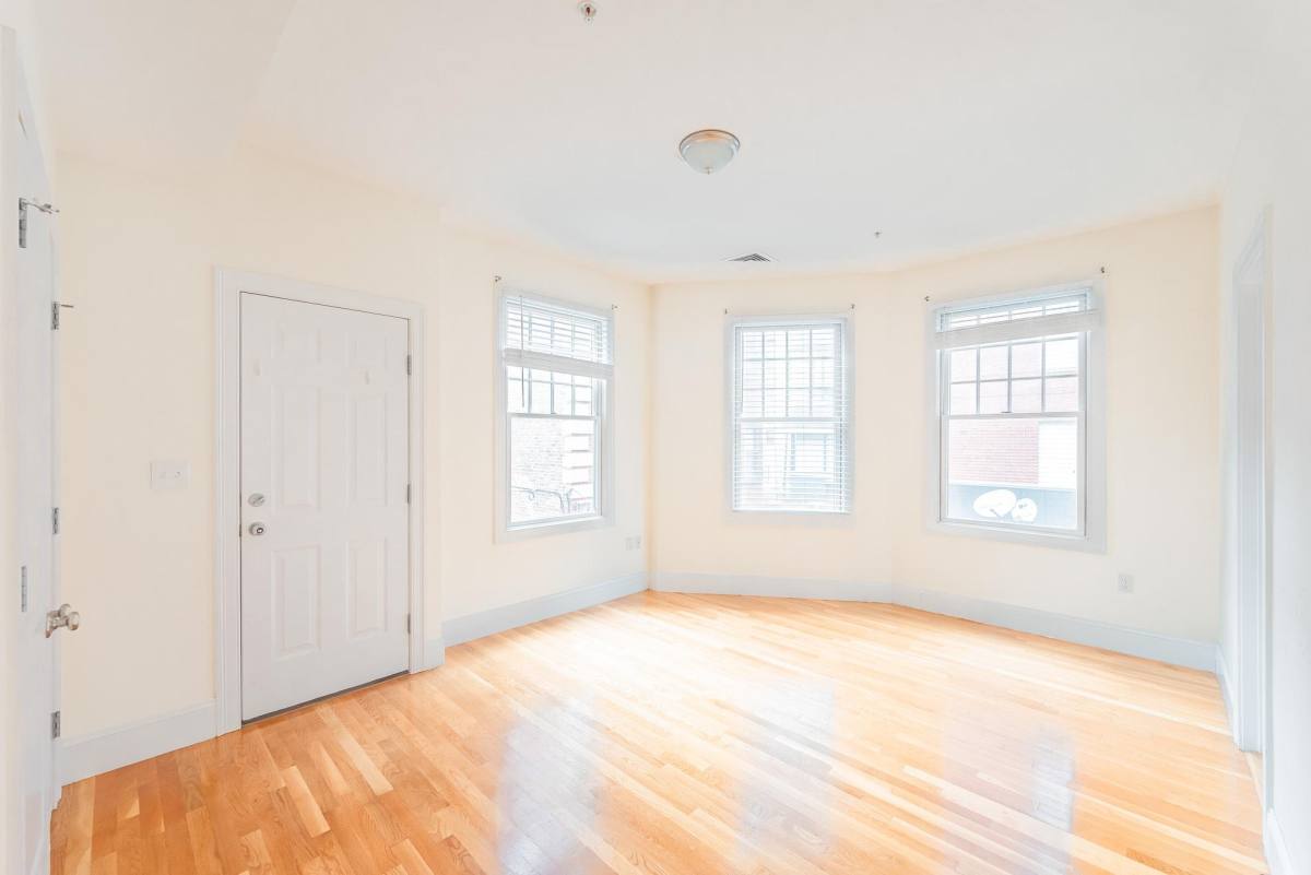 House for rent at 34 Worthington St #3, Boston, MA 02115