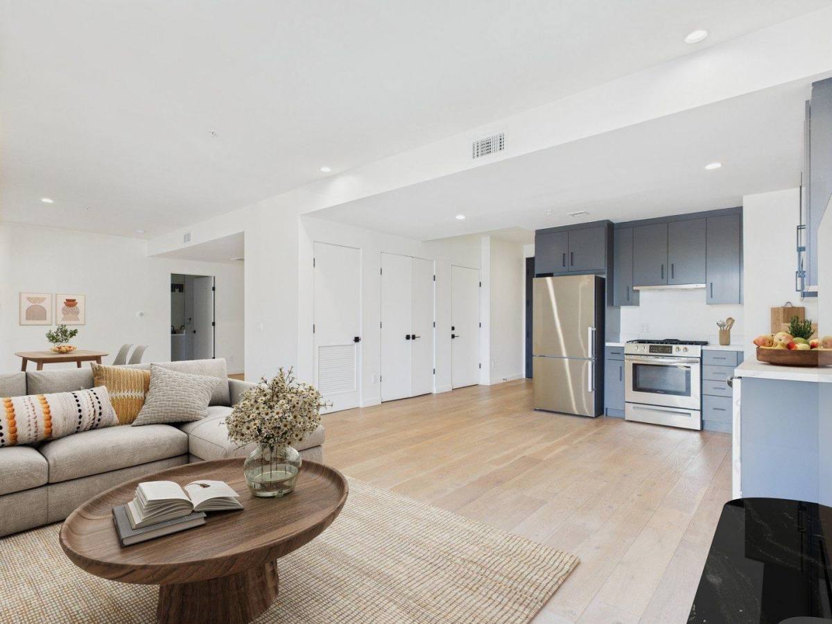 Apartment for rent at 3400 Sunset Blvd #306, Los Angeles, CA 90026