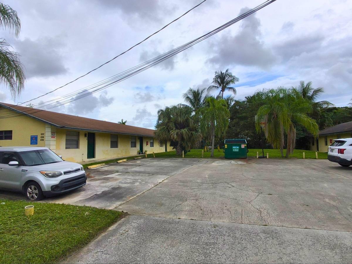 Apartment for rent at 692 Neil Rd #702, West Palm Beach, FL 33415