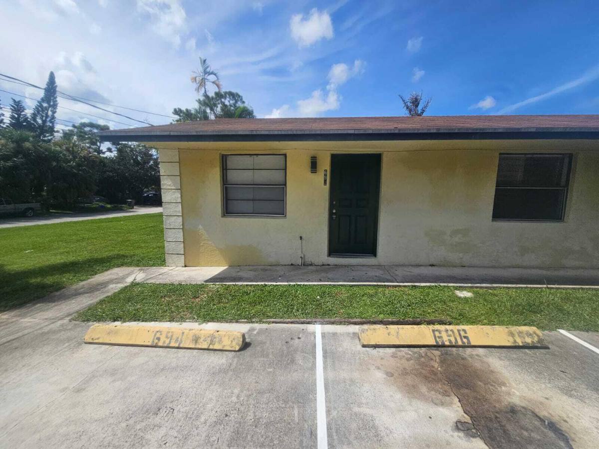 Apartment for rent at 692 Neil Rd #702, West Palm Beach, FL 33415