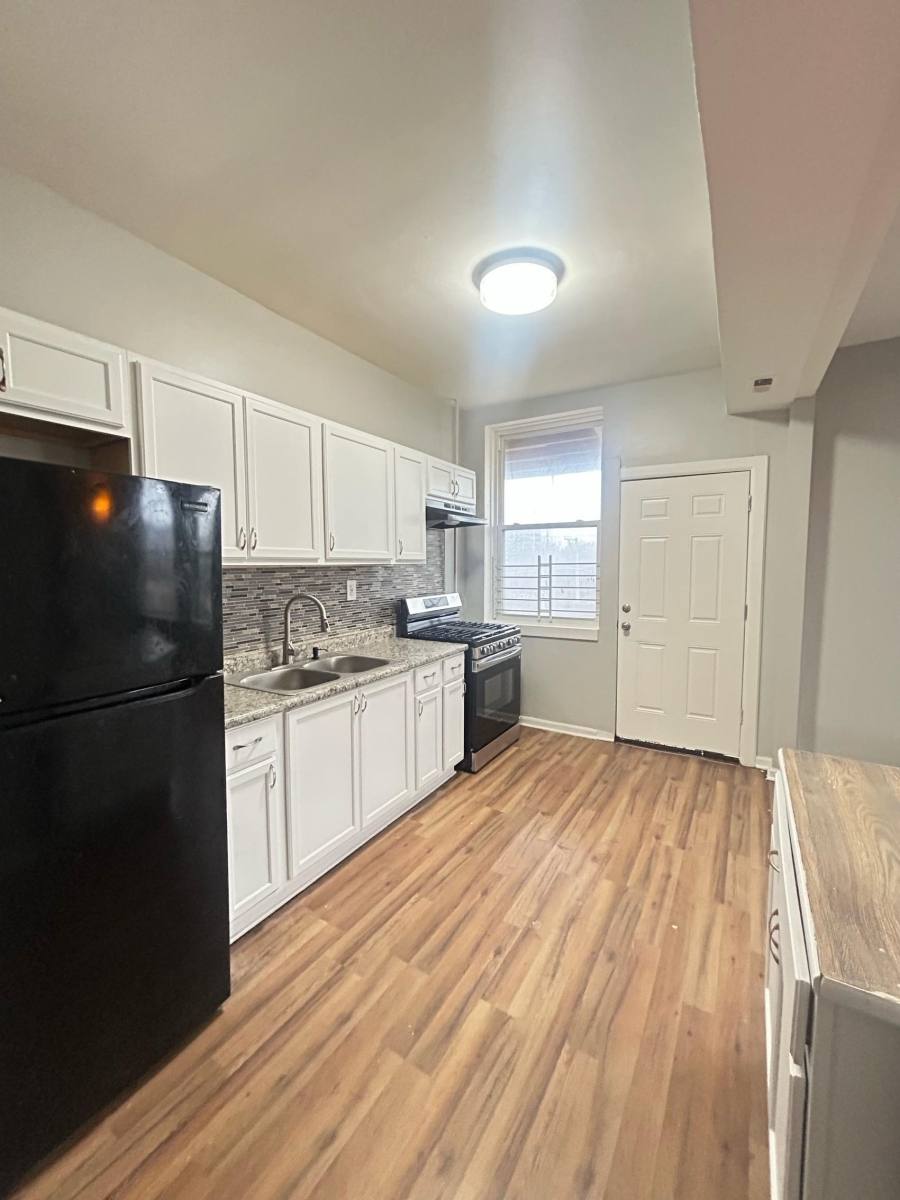 House for rent at 5938 S Calumet Ave, Chicago, IL 60637