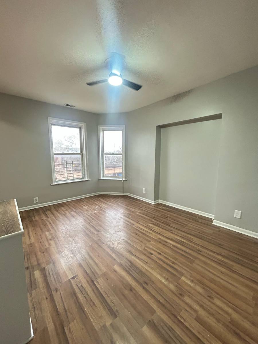 House for rent at 5938 S Calumet Ave, Chicago, IL 60637