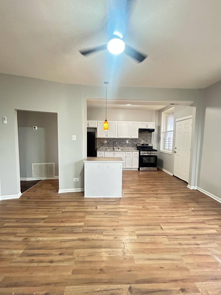 House for rent at 5938 S Calumet Ave, Chicago, IL 60637