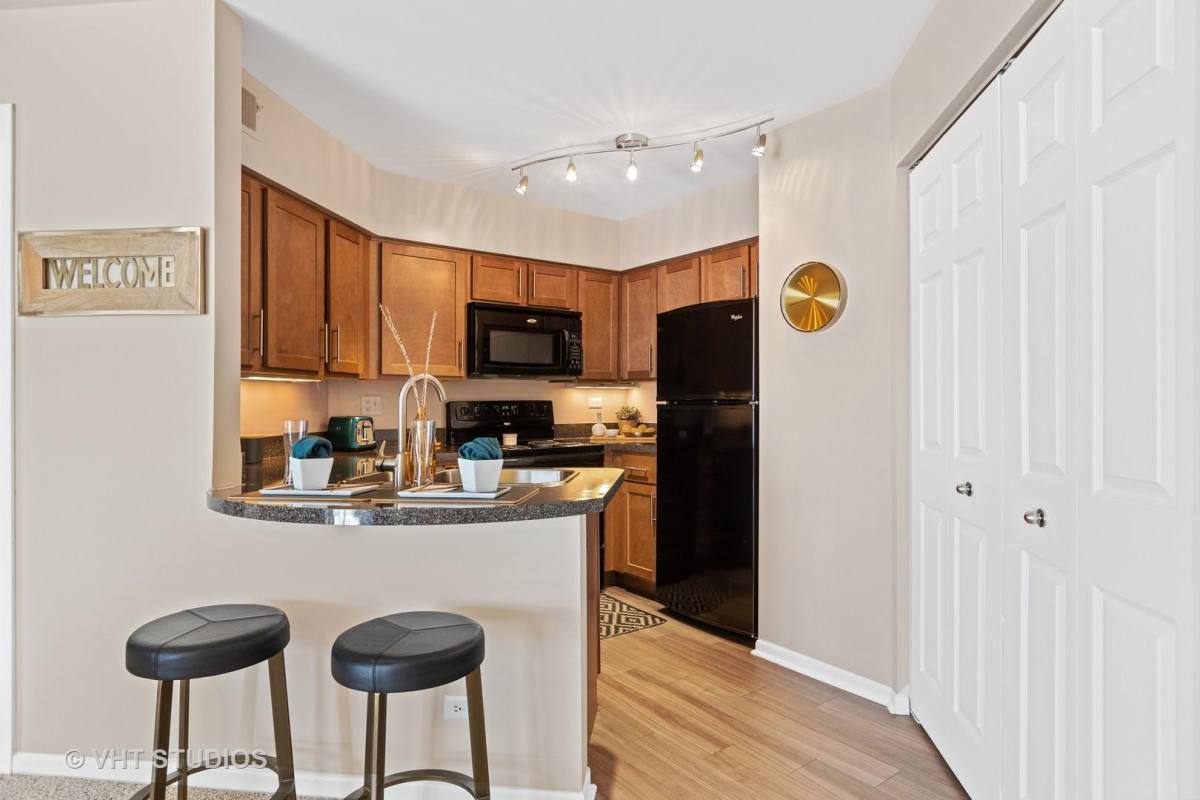 Townhouse for rent at 1631 Westminster Dr #209, Naperville, IL 60563