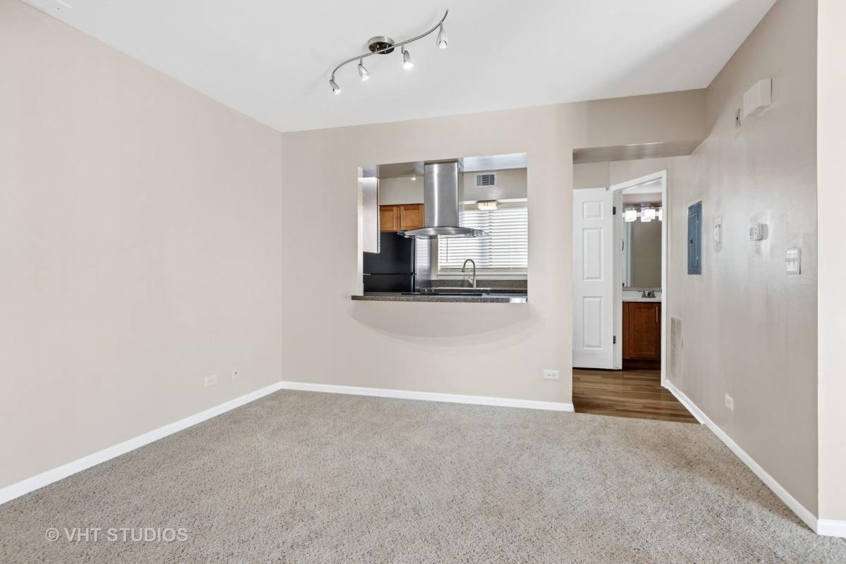 Townhouse for rent at 1631 Westminster Dr #209, Naperville, IL 60563