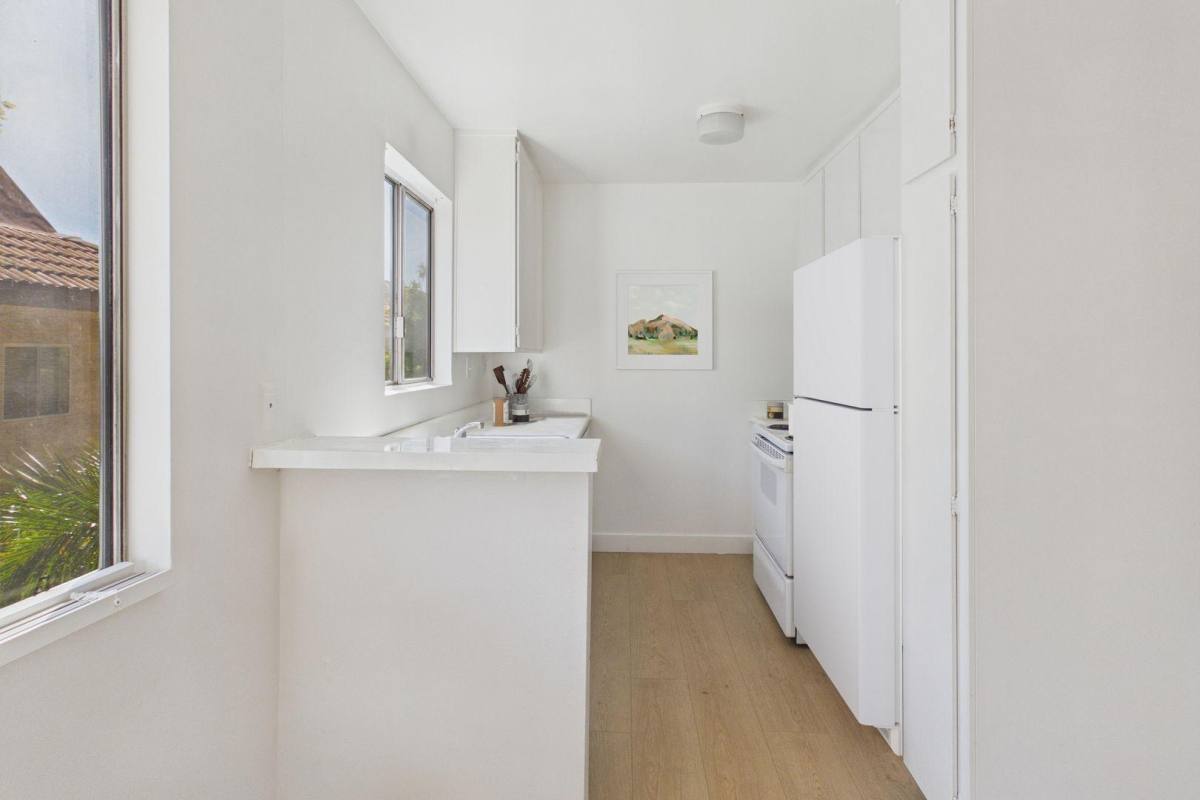 La Cresta, 223 Erbes Rd #101, Thousand Oaks, CA 91362 - Apartment for Rent - Image 1