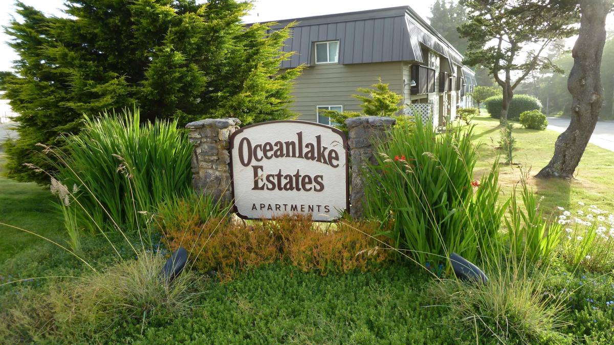 House for rent at 2147 - 2191 NW Mast Place #2163, Lincoln City, OR 97367