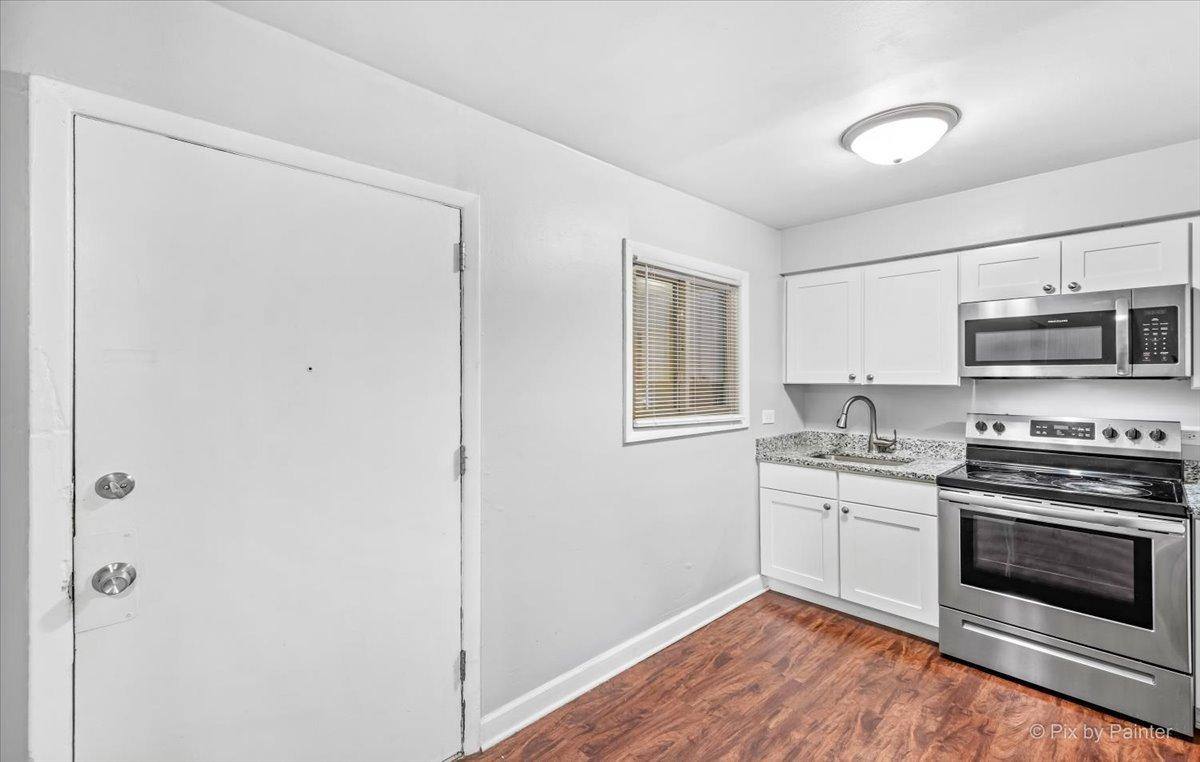 Apartment for rent at 1080 N Wheeling Rd #3B, Mount Prospect, IL 60056