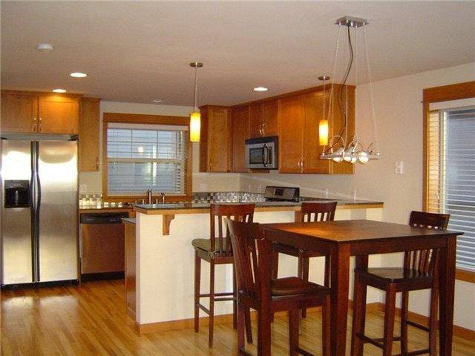 Townhouse for rent at 5006 11th Ave NE, Seattle, WA 98105