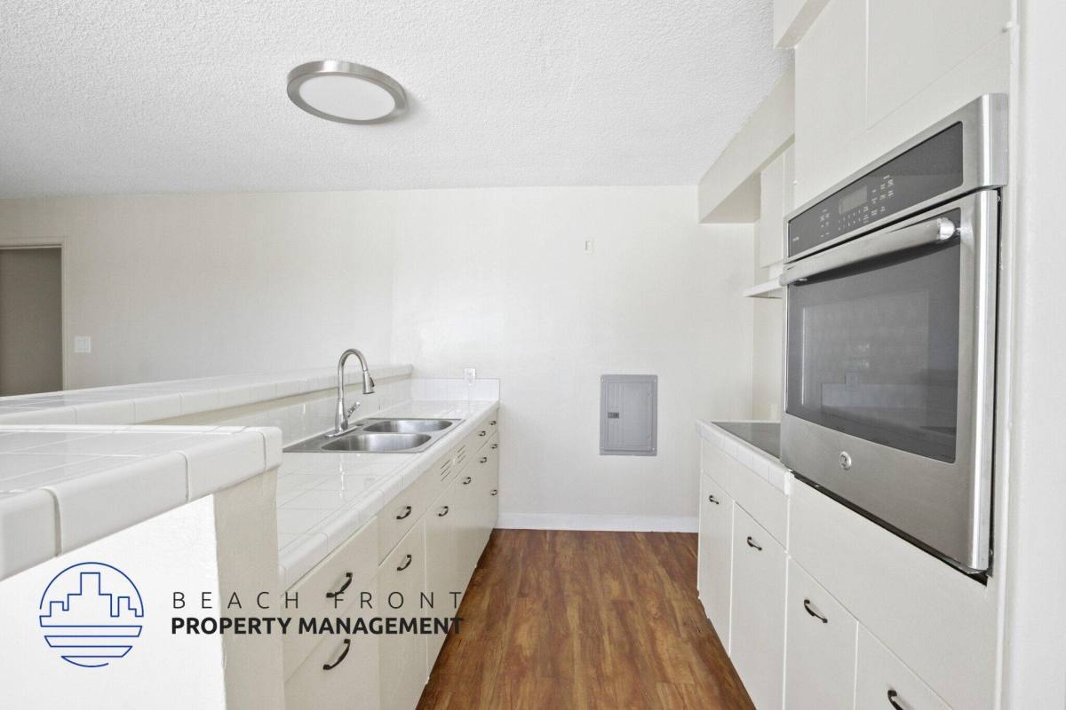 Apartment for rent at 909 North Wilmington Boulevard, 909 N Wilmington Blvd #13, Wilmington, CA 90744