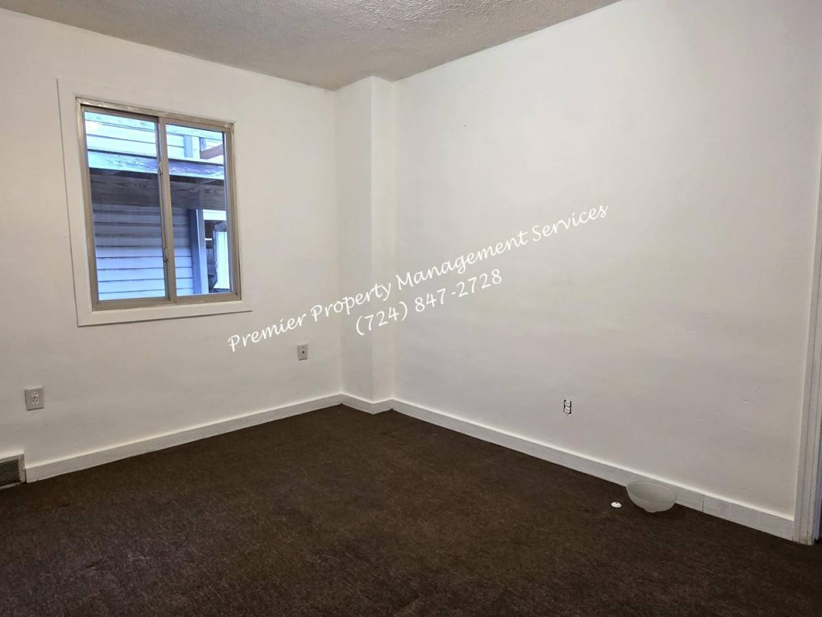 Apartment for rent at 715 New Castle St, Butler, PA 16001