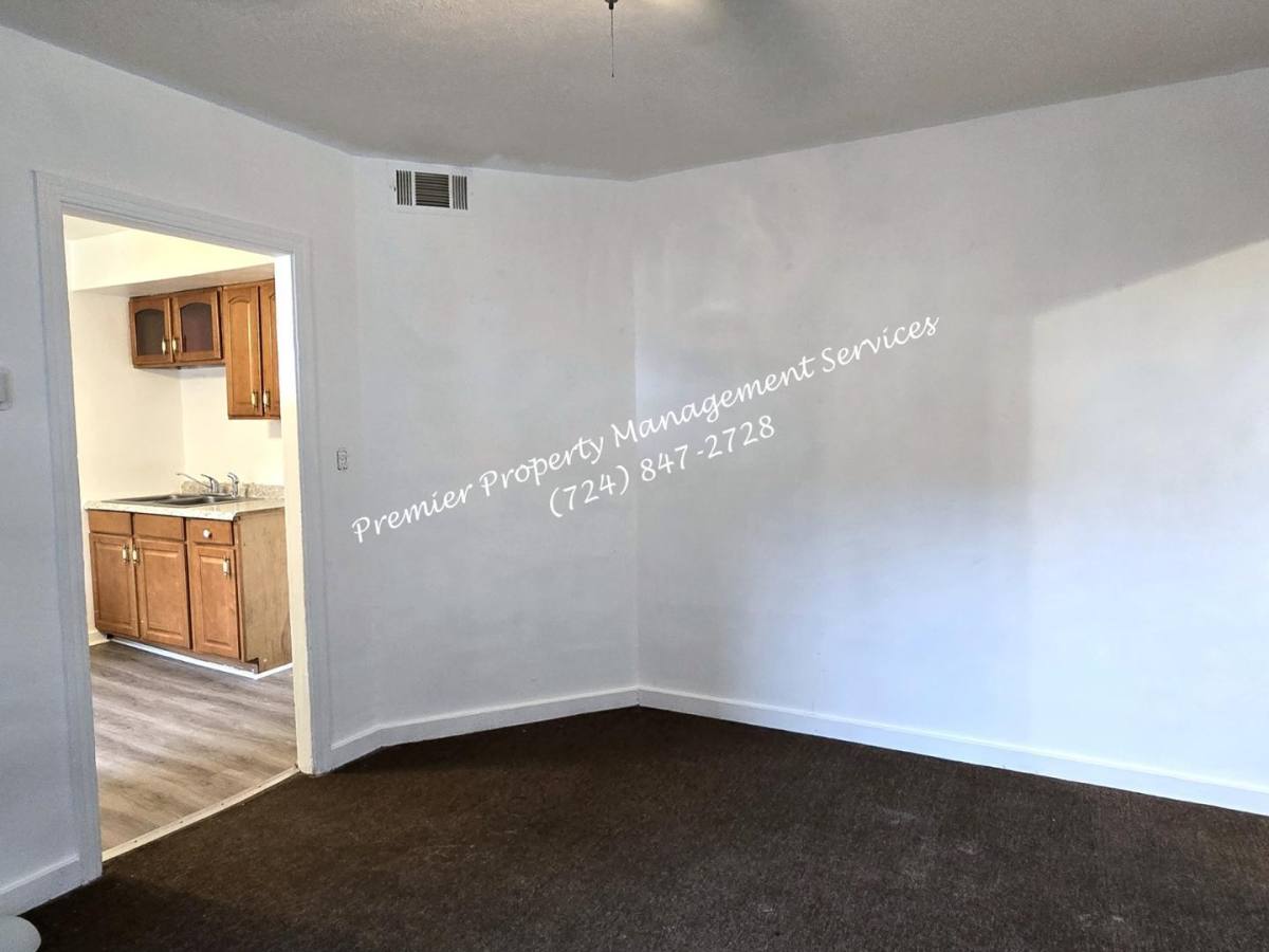 Apartment for rent at 715 New Castle St, Butler, PA 16001