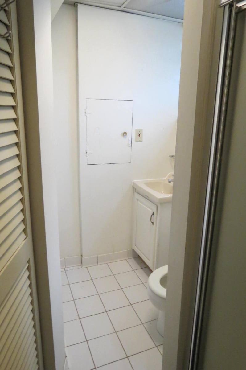 Apartment for rent at 5319 Pooks Hill Rd, Bethesda, MD 20814