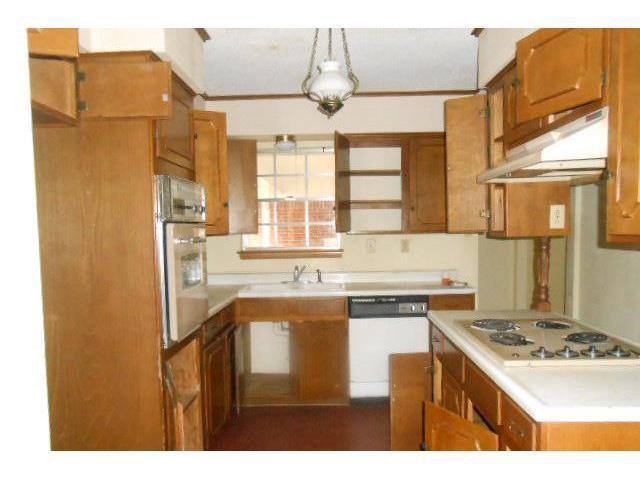 House for rent at North Meadowbrook Estates, 1608 Mims St, Fort Worth, TX 76112