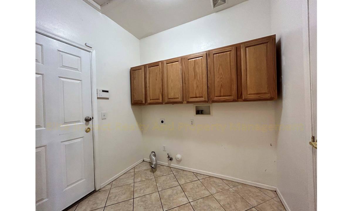 House for rent at Stone Ridge, 1037 S Speckled Stone Way, Tucson, AZ 85710