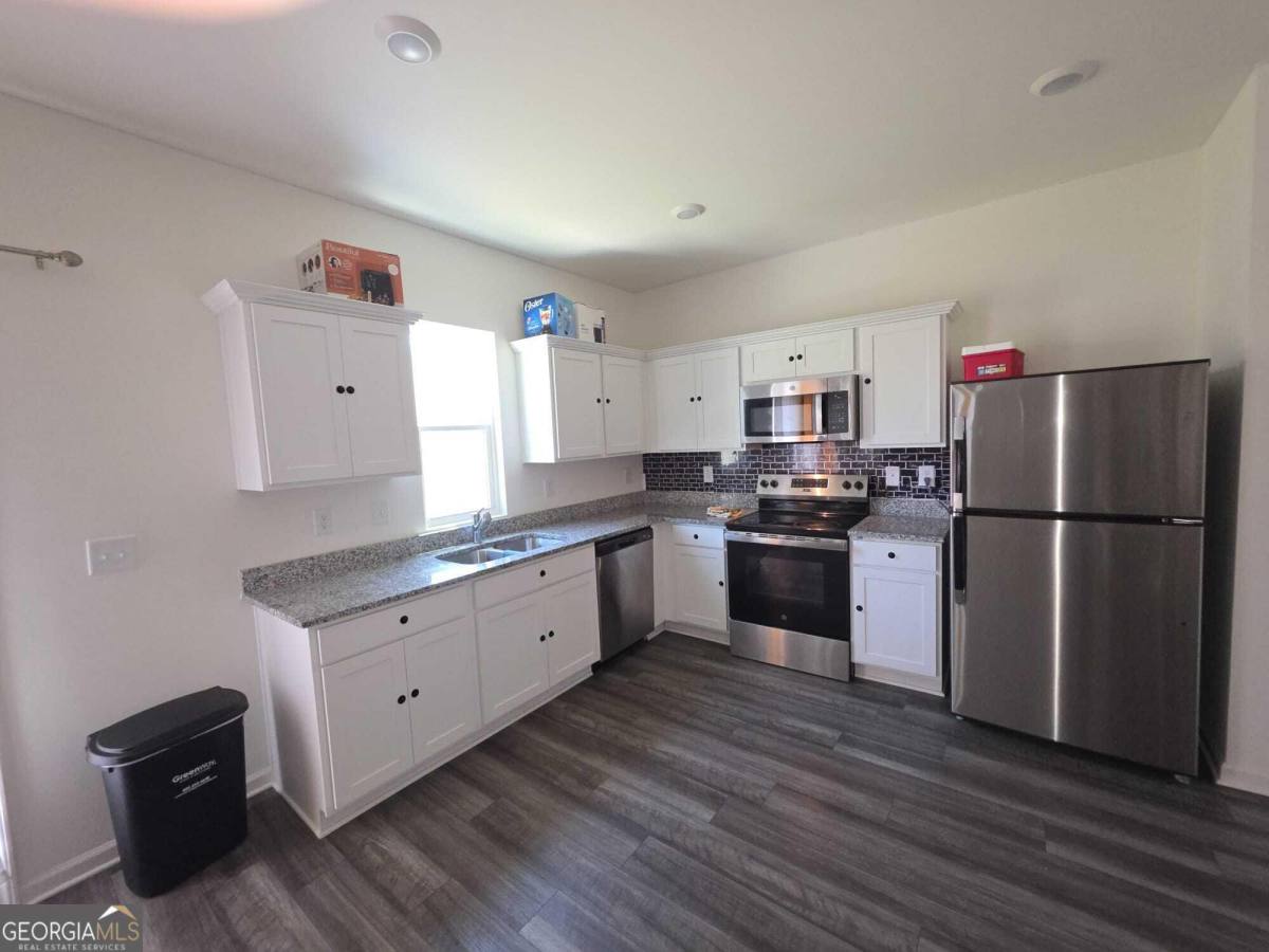 Townhouse for rent at 125 N Chesapeake Bay Dr, Locust Grove, GA 30248
