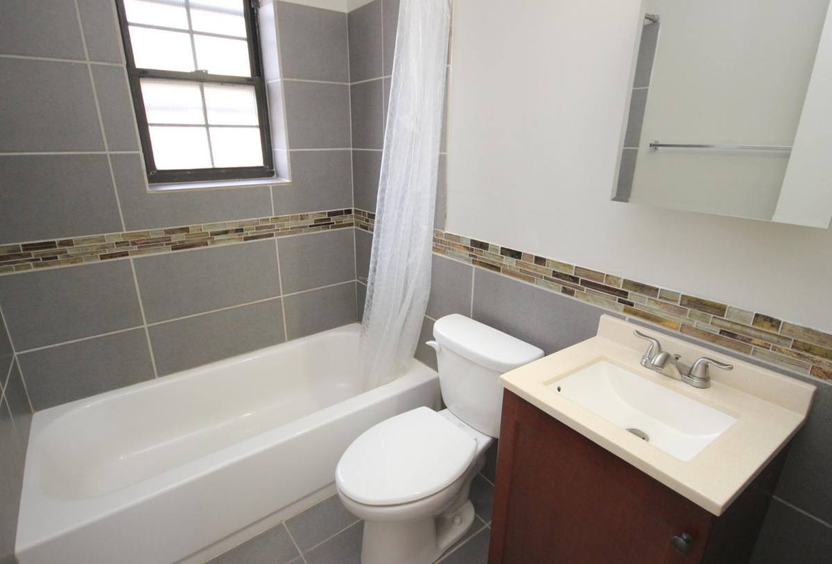 Apartment for rent at The Bentley, 6201 Fifth Ave, Pittsburgh, PA 15232